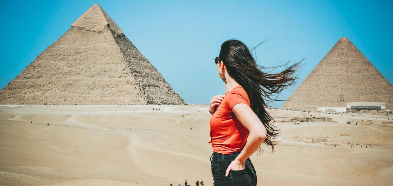 can a woman travel alone in egypt